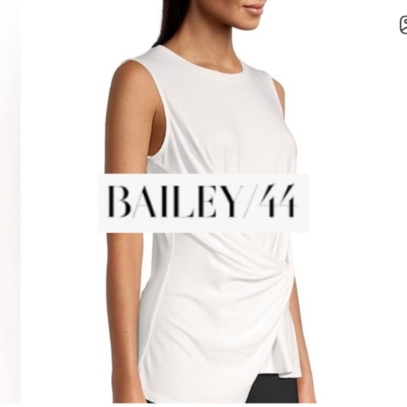 Bailey 44 Tops - Bailey 44 white asymmetrical hem top, S, CB2514